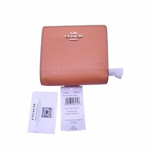 🍊Coach Snap Wallet in Gold/Candied Orange